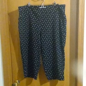 Croft & Barrow polka dot capri pants